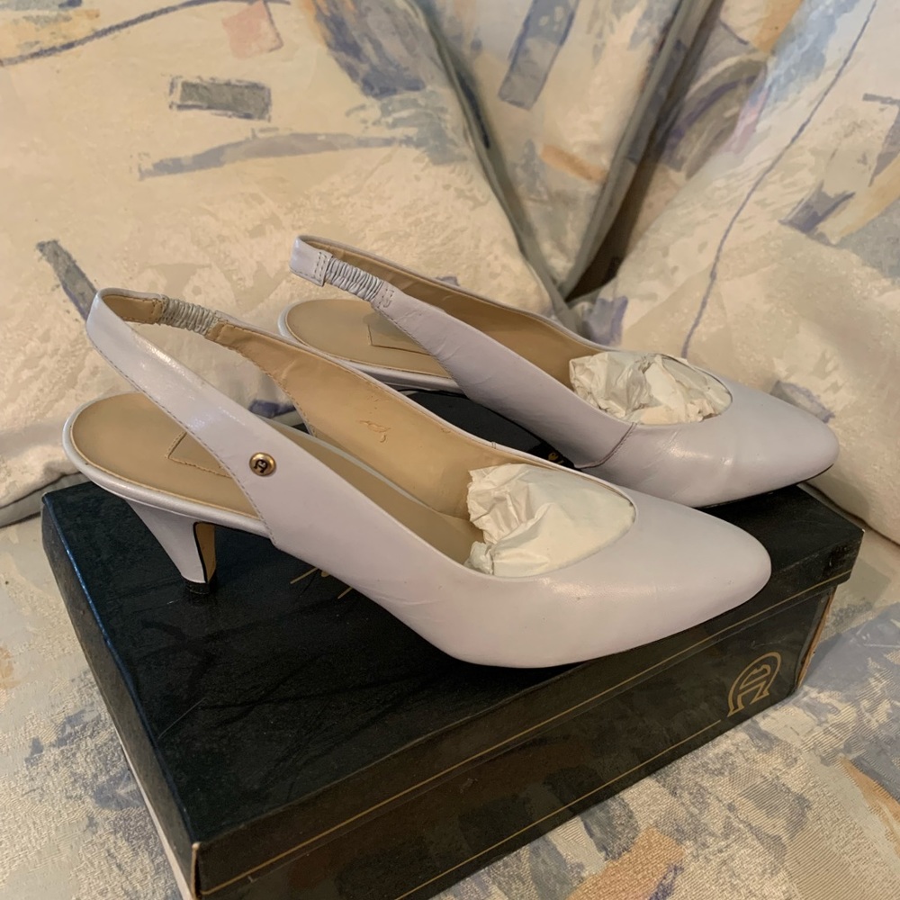 Aigner sling back pumps. 6 1/2 Narrow Like new